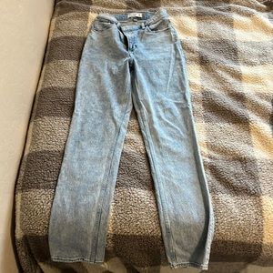 Abercrombie sz 26 jeans asymmetrical waist button closure.